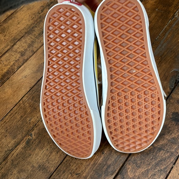 SOLD•Vans Yellow Unisex Lace Up Sneaker - Picture 4 of 6
